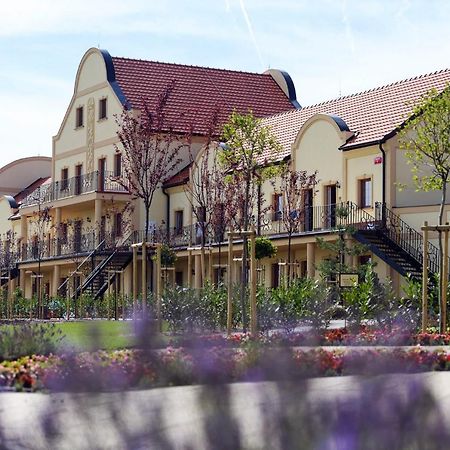 Hotel Vinařství U Kapličky Zaječí Exterior foto
