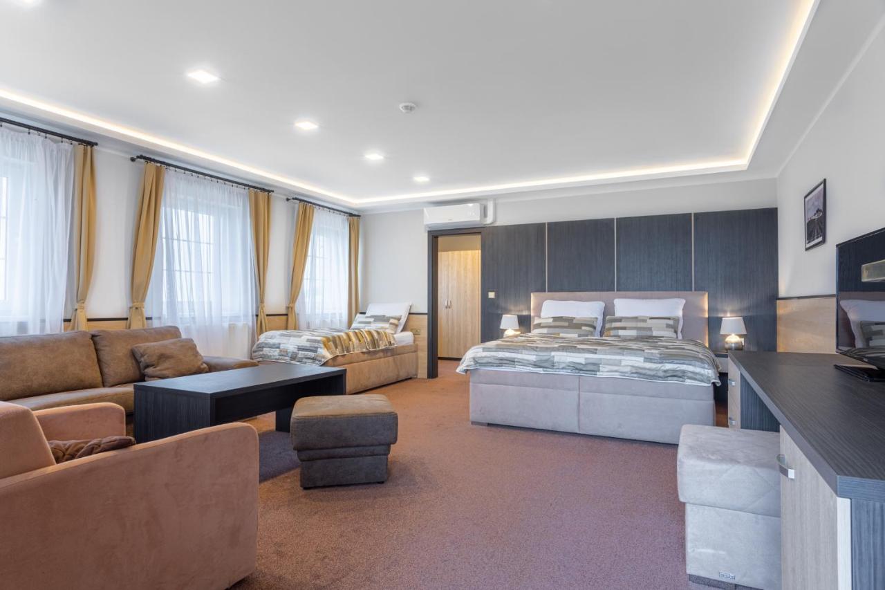 Hotel Vinařství U Kapličky Zaječí Exterior foto
