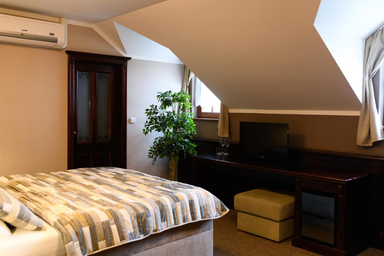 Hotel Vinařství U Kapličky Zaječí Exterior foto