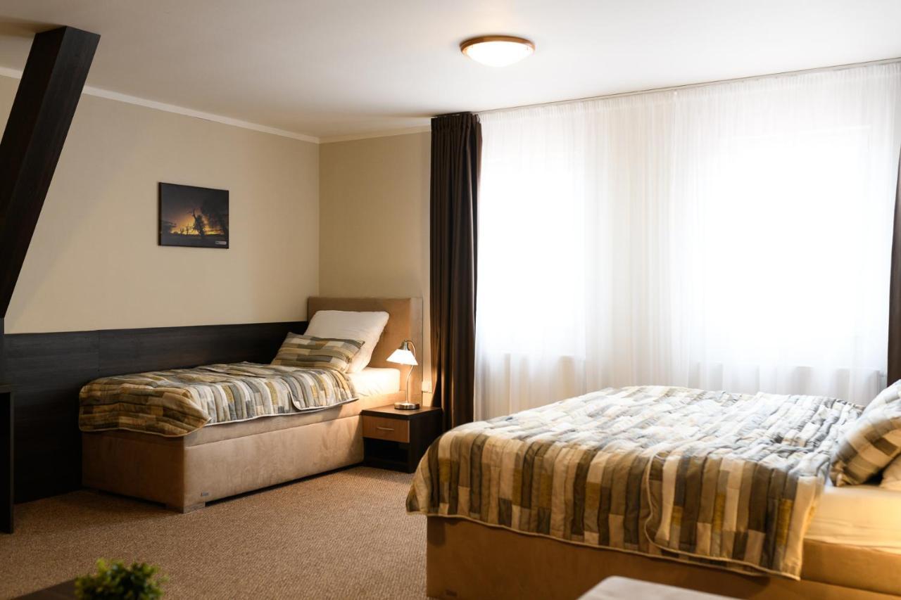 Hotel Vinařství U Kapličky Zaječí Exterior foto