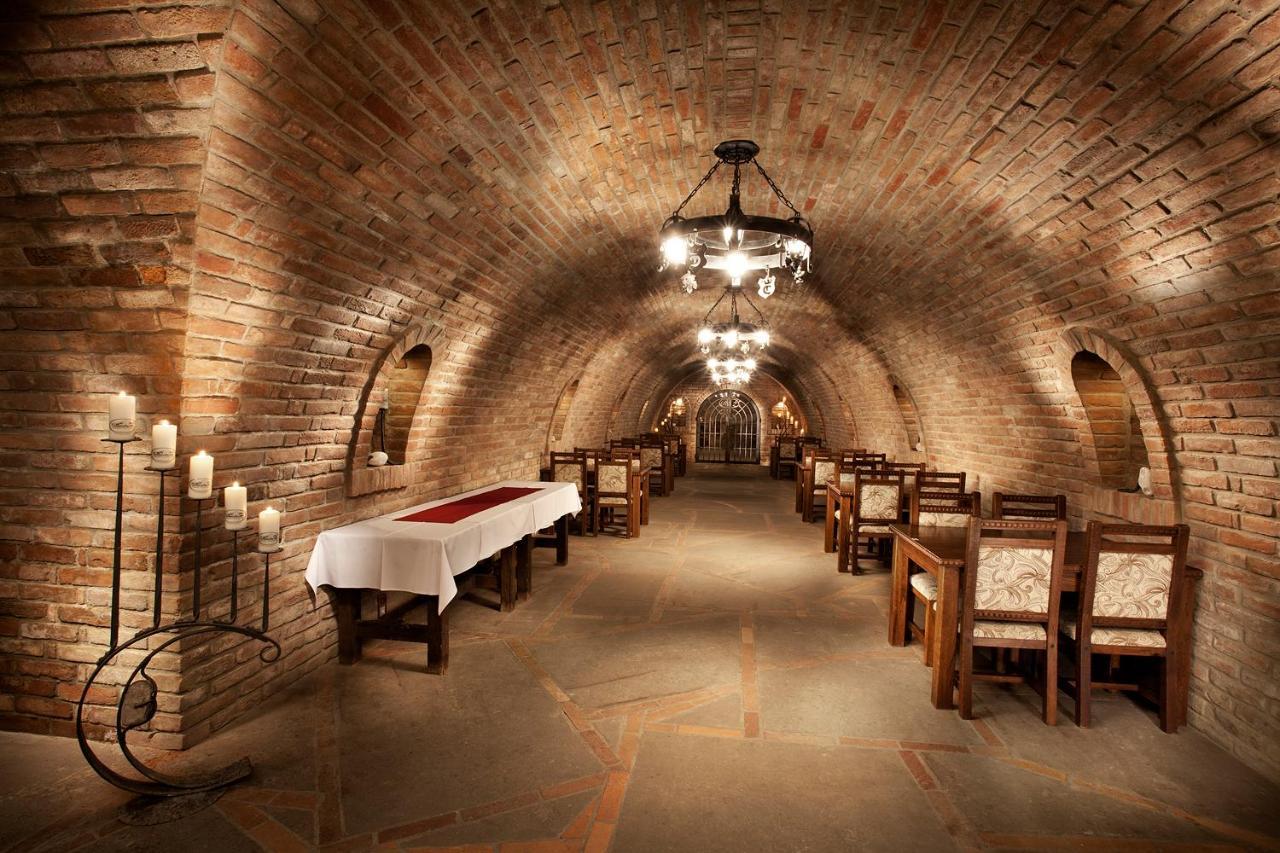 Hotel Vinařství U Kapličky Zaječí Exterior foto